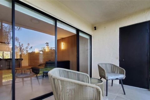 Condo in Saint Petersburg, Florida, 2 bedrooms  № 2134744 - photo 19