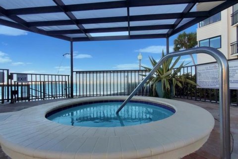 Condo in Saint Petersburg, Florida, 2 bedrooms  № 2134744 - photo 29
