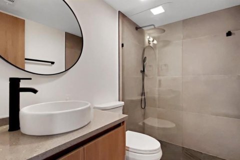 Condo in Saint Petersburg, Florida, 2 bedrooms  № 2134744 - photo 16