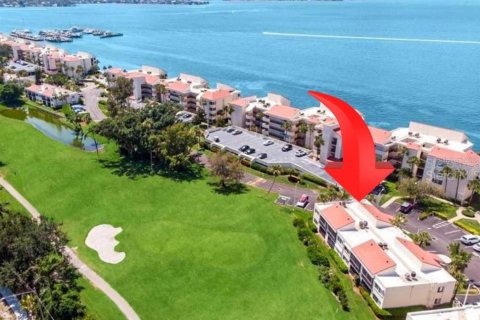 Condo à Saint Petersburg, Floride, 2 chambres  № 2134744
