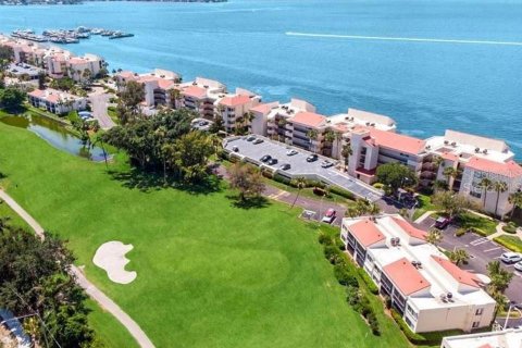 Condo in Saint Petersburg, Florida, 2 bedrooms  № 2134744 - photo 22