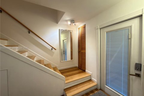 Copropriété à louer à Hallandale Beach, Floride: 3 chambres, 162.58 m2 № 2069495 - photo 3
