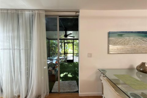 Copropriété à louer à Hallandale Beach, Floride: 3 chambres, 162.58 m2 № 2069495 - photo 23