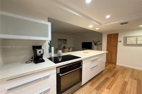 Copropriété à louer à Hallandale Beach, Floride: 3 chambres, 162.58 m2 № 2069495 - photo 20