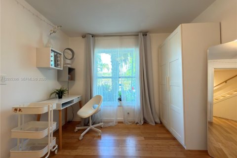 Copropriété à louer à Hallandale Beach, Floride: 3 chambres, 162.58 m2 № 2069495 - photo 8