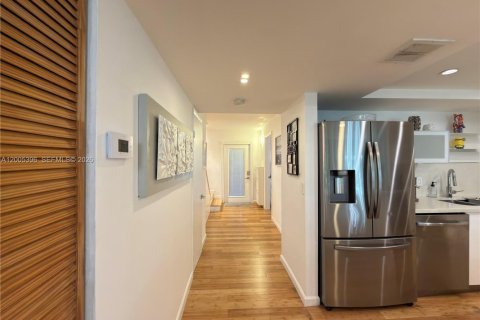 Copropriété à louer à Hallandale Beach, Floride: 3 chambres, 162.58 m2 № 2069495 - photo 13
