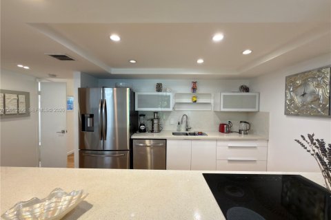 Copropriété à louer à Hallandale Beach, Floride: 3 chambres, 162.58 m2 № 2069495 - photo 18