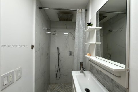 Copropriété à louer à Hallandale Beach, Floride: 3 chambres, 162.58 m2 № 2069495 - photo 12