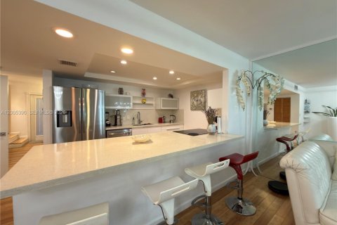 Copropriété à louer à Hallandale Beach, Floride: 3 chambres, 162.58 m2 № 2069495 - photo 17