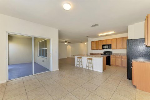 Villa ou maison à vendre à Port Charlotte, Floride: 4 chambres, 195.19 m2 № 2206398 - photo 10