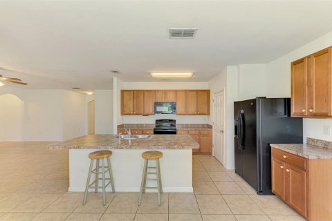 Villa ou maison à vendre à Port Charlotte, Floride: 4 chambres, 195.19 m2 № 2206398 - photo 6