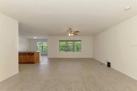 Villa ou maison à vendre à Port Charlotte, Floride: 4 chambres, 195.19 m2 № 2206398 - photo 5