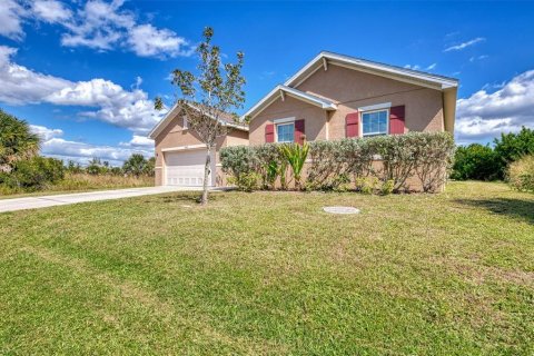 Villa ou maison à vendre à Port Charlotte, Floride: 4 chambres, 195.19 m2 № 2206398 - photo 2