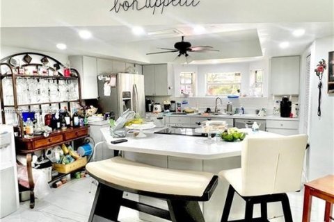 House in LaBelle, Florida 3 bedrooms № 1980444 - photo 3