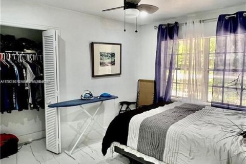 House in LaBelle, Florida 3 bedrooms № 1980444 - photo 5