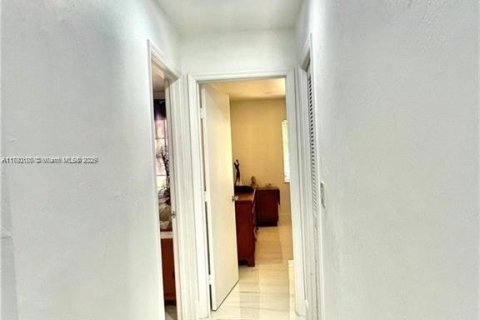 House in LaBelle, Florida 3 bedrooms № 1980444 - photo 4