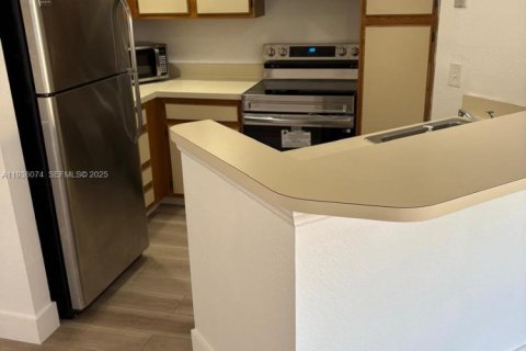 Снять в аренду кондоминиум в Маргит, Флорида 1 спальня, 66.15м2, № 1994701 - фото 16