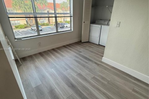 Снять в аренду кондоминиум в Маргит, Флорида 1 спальня, 66.15м2, № 1994701 - фото 9