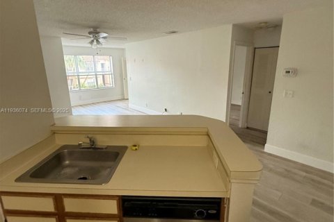 Снять в аренду кондоминиум в Маргит, Флорида 1 спальня, 66.15м2, № 1994701 - фото 23