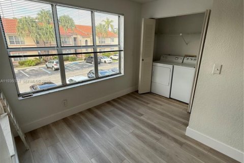 Снять в аренду кондоминиум в Маргит, Флорида 1 спальня, 66.15м2, № 1994701 - фото 13