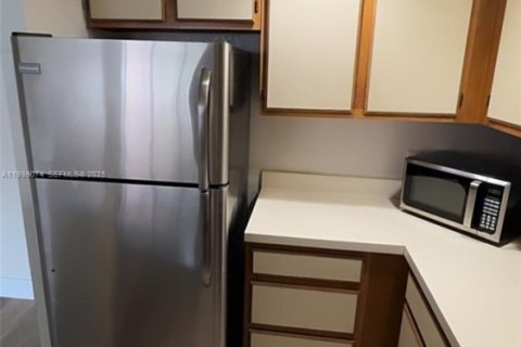 Снять в аренду кондоминиум в Маргит, Флорида 1 спальня, 66.15м2, № 1994701 - фото 22