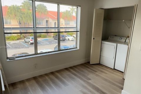 Снять в аренду кондоминиум в Маргит, Флорида 1 спальня, 66.15м2, № 1994701 - фото 25