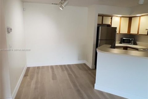 Снять в аренду кондоминиум в Маргит, Флорида 1 спальня, 66.15м2, № 1994701 - фото 14