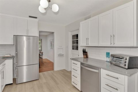 Casa en alquiler en Sarasota, Florida, 3 dormitorios, 135.73 m2 № 1900049 - foto 9