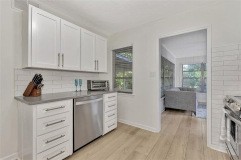 Casa en alquiler en Sarasota, Florida, 3 dormitorios, 135.73 m2 № 1900049 - foto 12