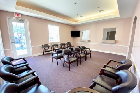 Immobilier commercial à louer à Lady Lake, Floride: 180.6 m2 № 957576 - photo 6