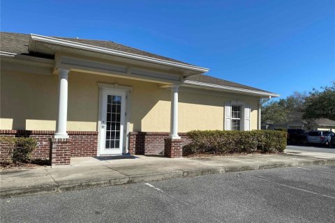 Immobilier commercial à louer à Lady Lake, Floride: 180.6 m2 № 957576 - photo 15