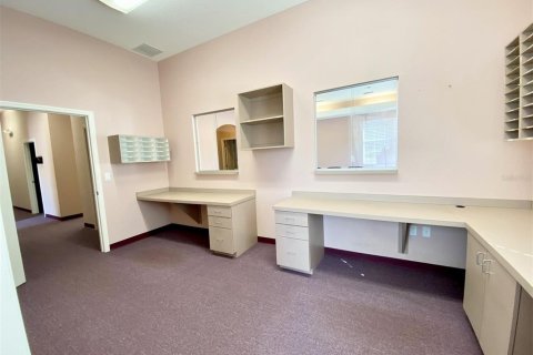 Immobilier commercial à louer à Lady Lake, Floride: 180.6 m2 № 957576 - photo 9