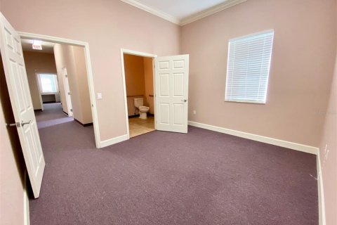 Immobilier commercial à louer à Lady Lake, Floride: 180.6 m2 № 957576 - photo 7