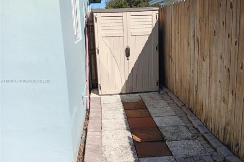 Villa ou maison à vendre à Tamarac, Floride: 2 chambres, 95.5 m2 № 1973103 - photo 24