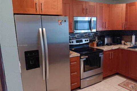 Villa ou maison à vendre à Tamarac, Floride: 2 chambres, 95.5 m2 № 1973103 - photo 7