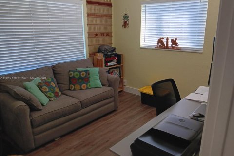 Villa ou maison à vendre à Tamarac, Floride: 2 chambres, 95.5 m2 № 1973103 - photo 11