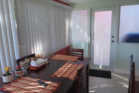 Villa ou maison à vendre à Tamarac, Floride: 2 chambres, 95.5 m2 № 1973103 - photo 10