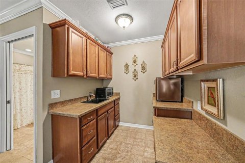 Villa ou maison à vendre à Tampa, Floride: 5 chambres, 277.41 m2 № 2155970 - photo 8