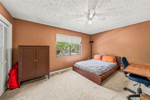 Villa ou maison à vendre à Tampa, Floride: 5 chambres, 277.41 m2 № 2155970 - photo 21