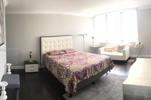 Condo in Lauderhill, Florida, 2 bedrooms  № 2024797 - photo 10