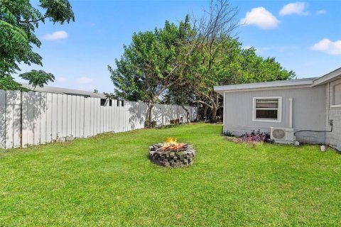 House in New Port Richey, Florida 3 bedrooms, 124.12 sq.m. № 1781229 - photo 28