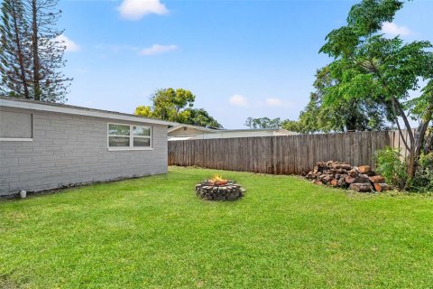 House in New Port Richey, Florida 3 bedrooms, 124.12 sq.m. № 1781229 - photo 27