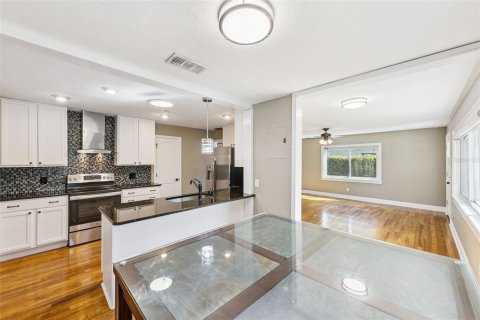 Villa ou maison à vendre à Orlando, Floride: 3 chambres, 155.8 m2 № 2437206 - photo 5