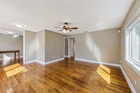 Villa ou maison à vendre à Orlando, Floride: 3 chambres, 155.8 m2 № 2437206 - photo 4