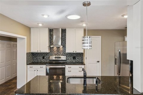 Villa ou maison à vendre à Orlando, Floride: 3 chambres, 155.8 m2 № 2437206 - photo 7