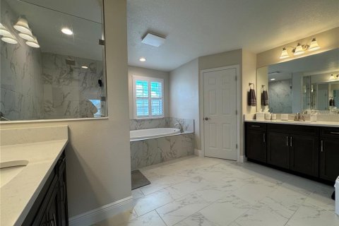 House in Fish Hawk, Florida 5 bedrooms, 335.01 sq.m. № 1908812 - photo 14