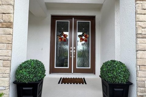 House in Fish Hawk, Florida 5 bedrooms, 335.01 sq.m. № 1908812 - photo 2
