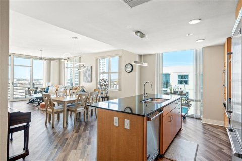 Copropriété à louer à Tampa, Floride: 2 chambres, 126.9 m2 № 2429328 - photo 7