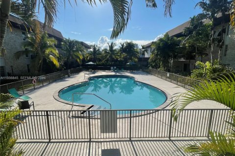 Condo in Miami, Florida, 3 bedrooms  № 1996700 - photo 4