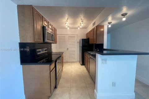 Condo in Miami, Florida, 3 bedrooms  № 1996700 - photo 9